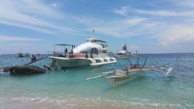 Se situant à une heure de Siquijidor en bâteau, beaucoup de touristes ne passent que quelques heures. 